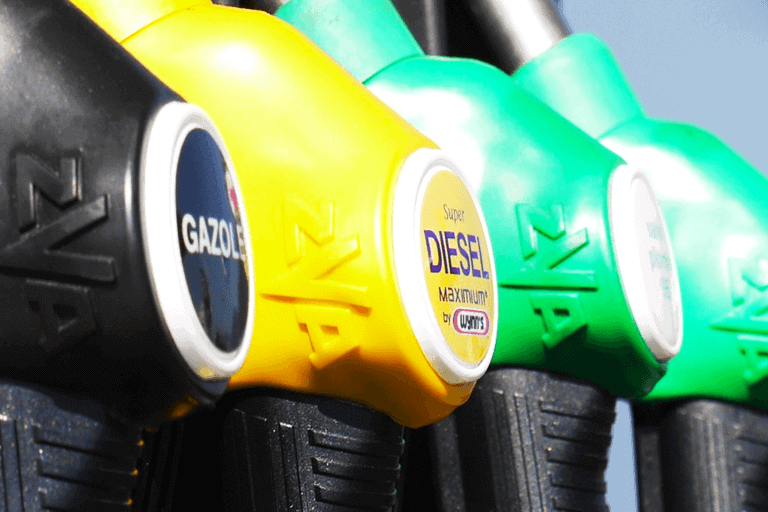 Tutto ciò che devi sapere sul Fuel Surcharge dei corrieri (2023)